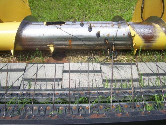 971 HEADER W/12FT RAKE-UP